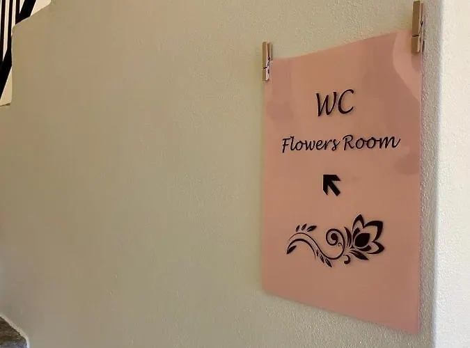 1912 - Flowers - Budget For Young Penzion 3*