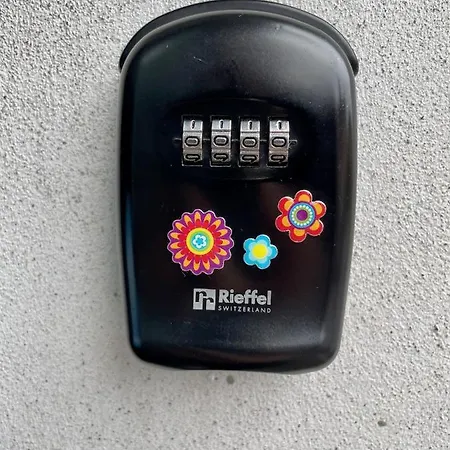 1912 - Flowers - Budget For Young Гостевой дом Локарно